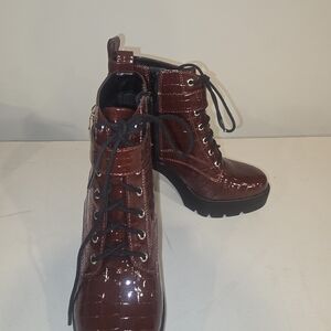 Stylish Women's Lace-Up Boots